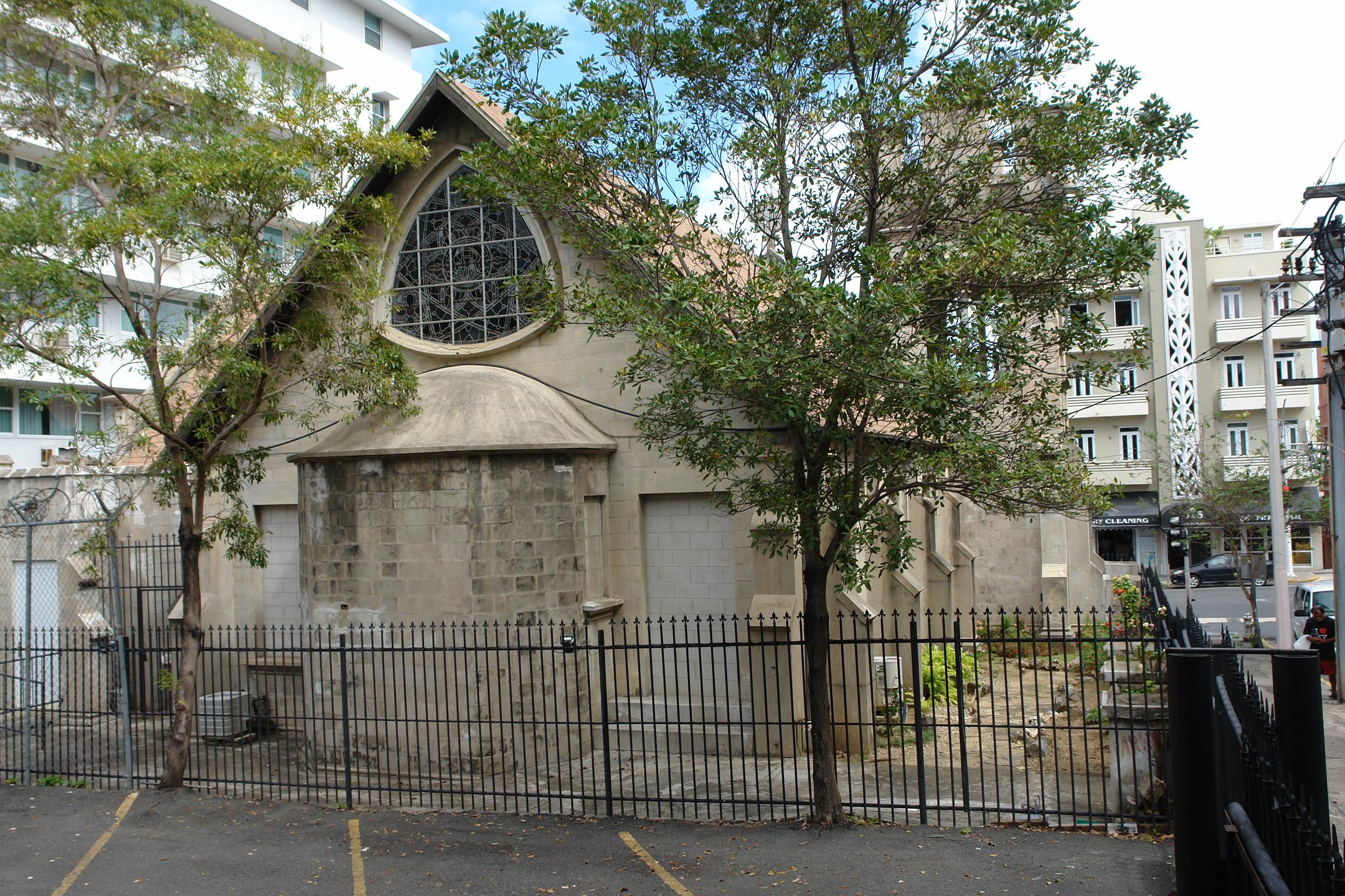 Capilla Nuestra Señora de Lourdes - San Juan (Miramar) - 2011 00015